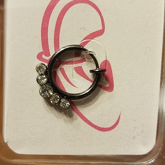 👸👂💎NWT  Faux Cartilage Earring by Icing - Picture 3 of 5